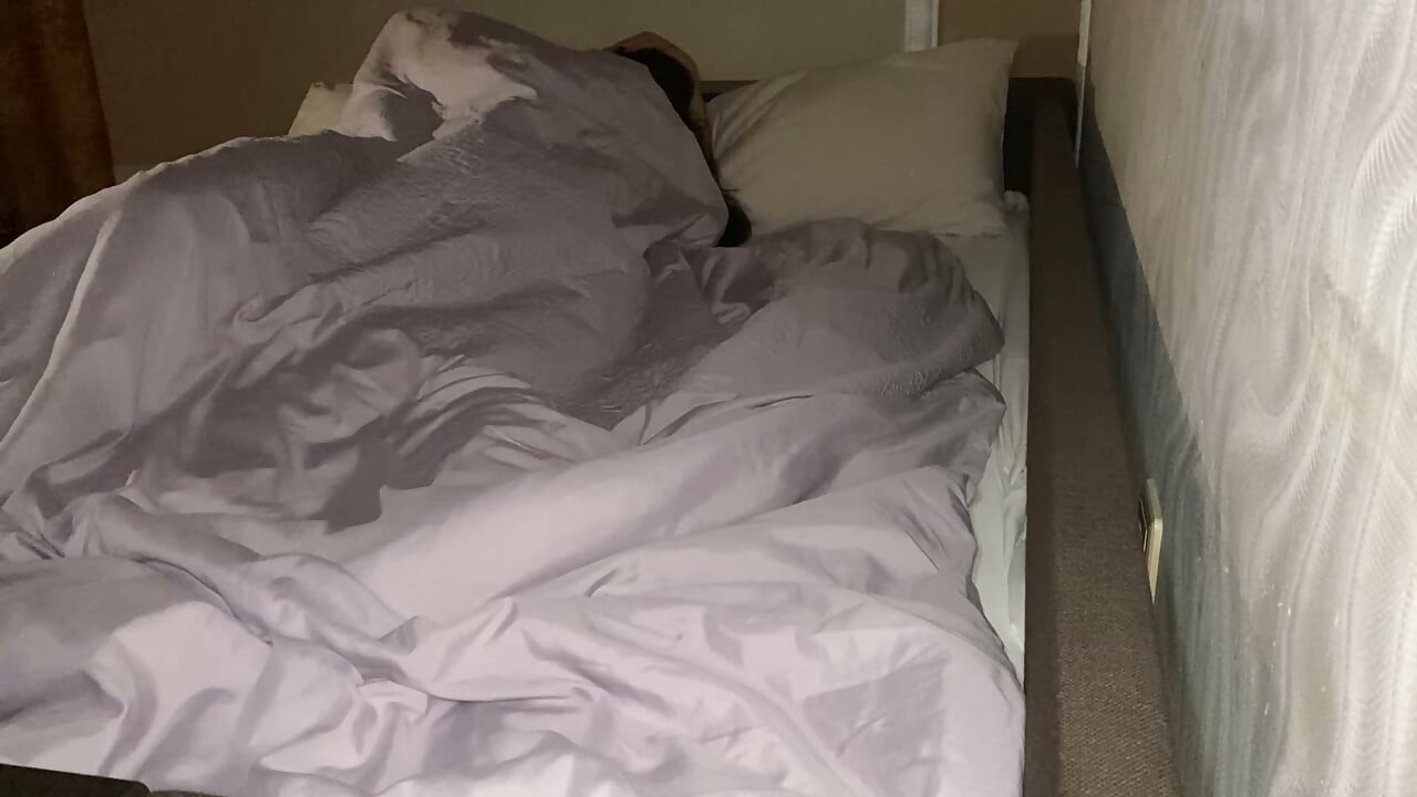 Seksi iç çamaşırı, narin kiçi, boşalmış popo