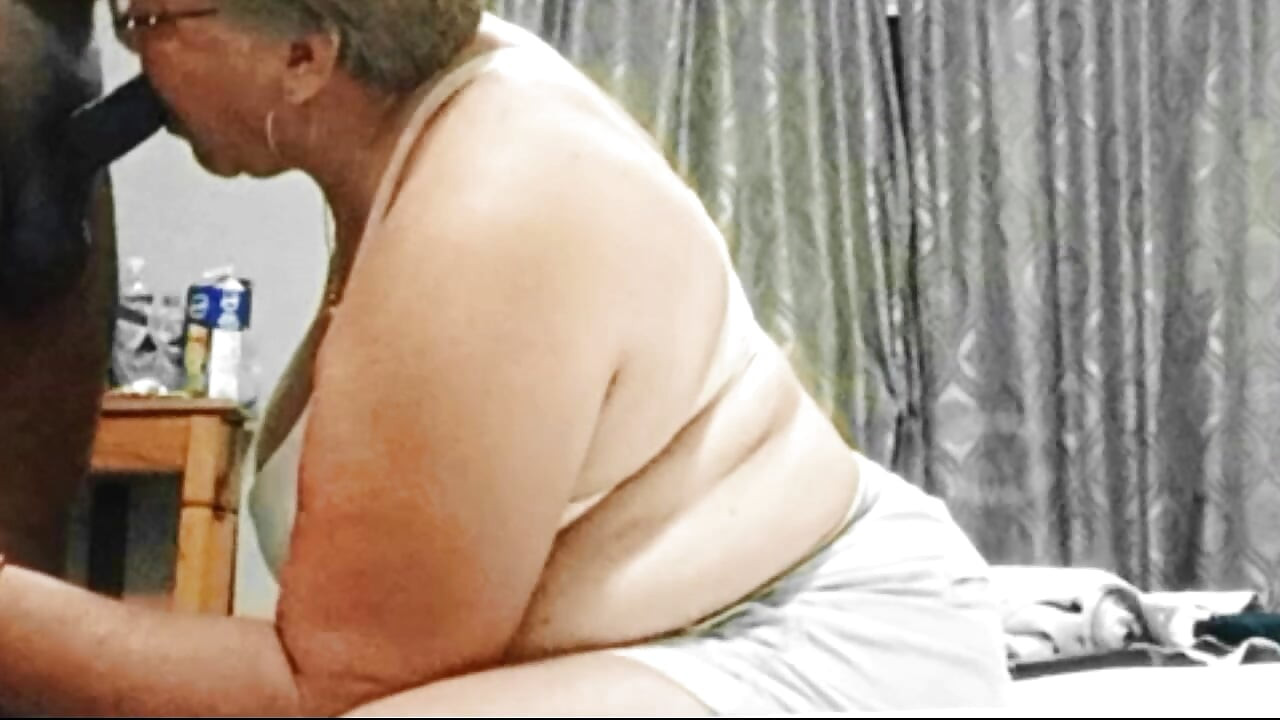 Full Brutal anal sex video for a mature grandmother