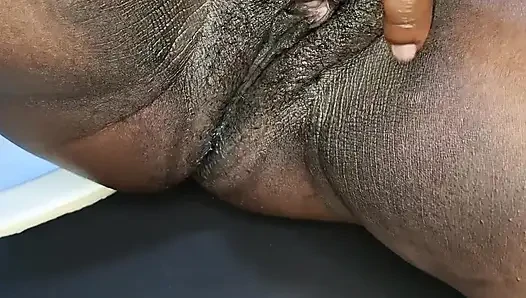 Sikişmek isteyen herkes için amcık mevcut, sadece ortaya çıkıp beni istediğin gibi sik.