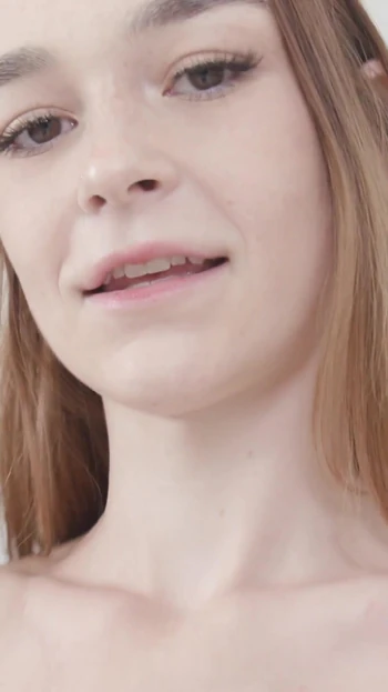 18-летняя рыжая в первый раз толстушка с участием Della Cate с Ethan Seeks и Gi Joey