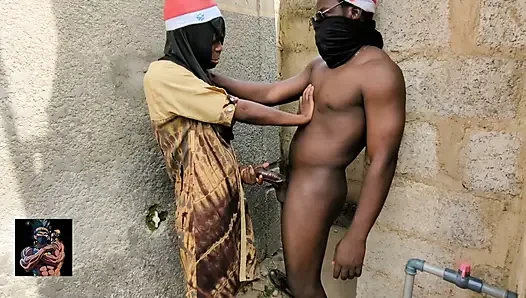 Lil yarak Noel gününde seksi şeker amcığı sikiyor