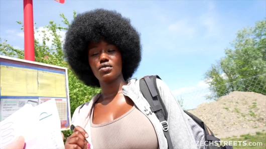 Çek sokakları 152: sevimli büyük memeli zenci kızla şenlik