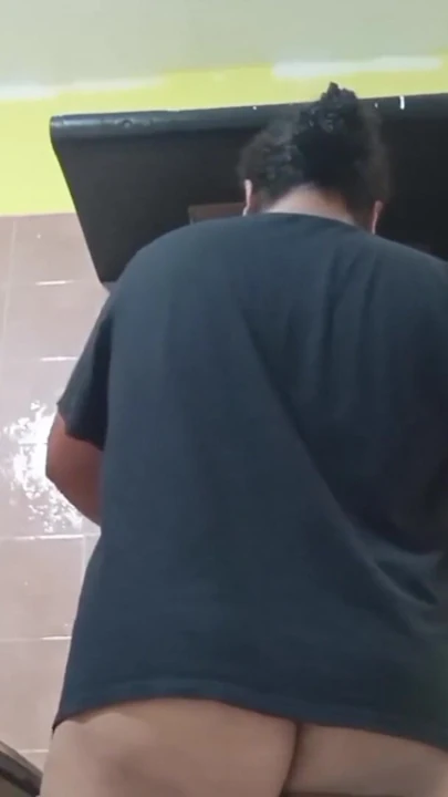 Cachetero 4'te mutfakta yürürken bana bir video gönderiyor | Klip 2