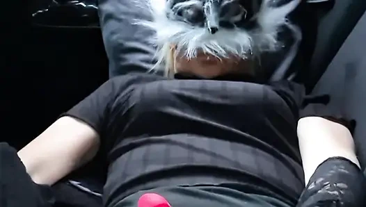 Arabada azgın hissettim amcığımdan çok memnun oldum.