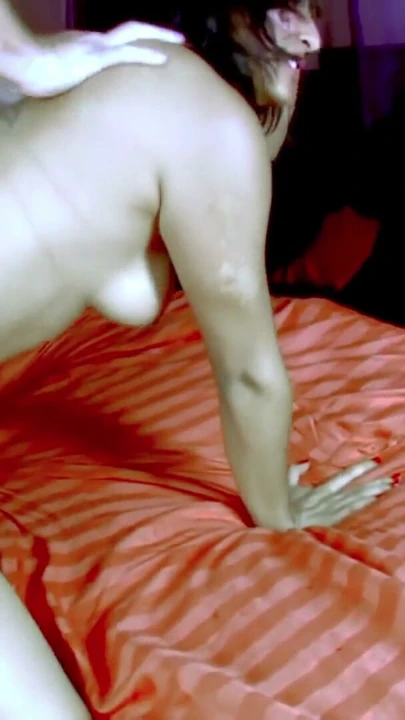 Fransız aktris Dolce Elektra ile yatağımda ilk porno videom | Bölüm 2