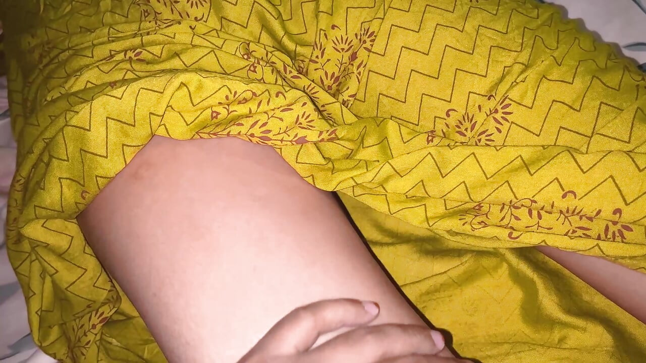 Desi tarzlarında güzel hintli kadın sikiliyor. Xxx video