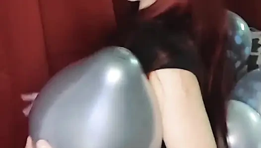 ShyyFxx balonlara biniyor