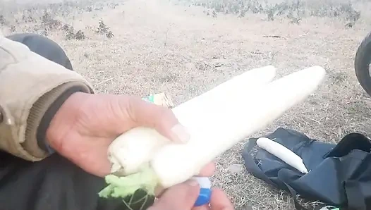 Aynı anda göte iki turp sokmş.