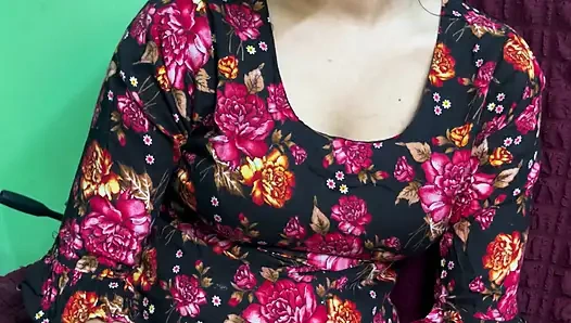 Bowdi n’est pas heureuse avec son mari, c’est pourquoi elle veut baiser avec moi