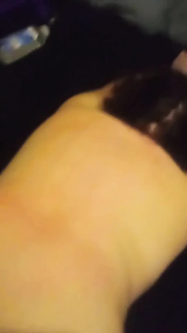 Trans erkek arkadaş arka sikiş trans kız arkadaş tarafından sikiliyor
