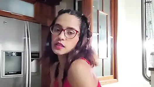 Çaresiz bayan ıslak çiçeğine masaj yapıyor, tükürük sırılsıklam teslimiyet ve dille azdırma