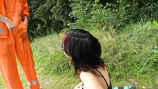 Tatlı ufacık fareyi kandırıp sikiş deliğini dolduruyor