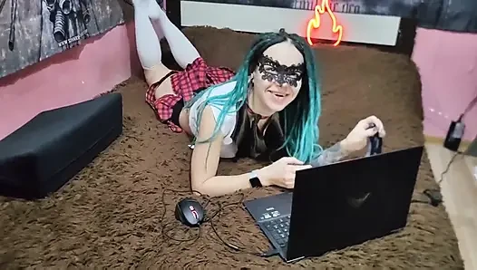 Web Kamerası Kızı Kira Ödedi. Kirli Konuşmalar