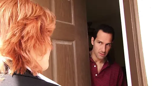 Adam evini rehine vermek isteyen banka müdürünü sikiyor