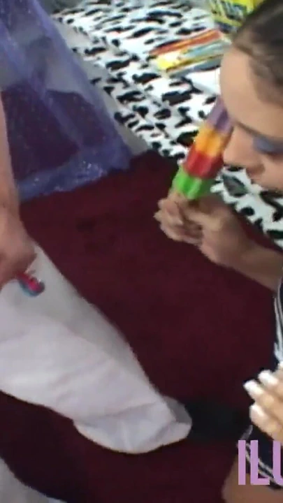 "Küçük memeli genç kız baştan çıkarılıyor, sonra minibüste sikiliyor" dan mutlaka görülmeli an