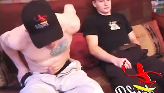 Meraklı heteroseksüel erkekler dalga geçiyor