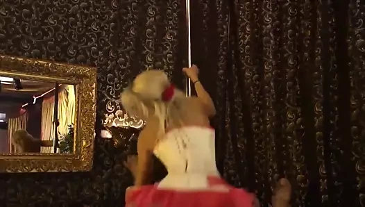 MAGMA FILM Mia Magma Striptease