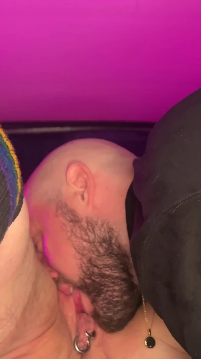 Cenaze evi çalışanları cenaze evinin arkasında sikişiyor - cliff media productions | Klip 1