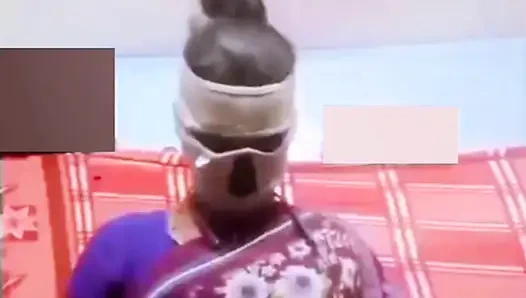 Hintli Hintli tamil evli kadın renu çıplak canlı görüşme şeker üvey baba göğüsleri amcık parmakla tokatlıyor göt sikiş ateşli ses!