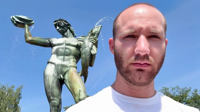 Tatilde minik yarakla övüyor