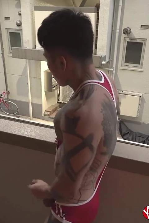Yoshikawasakixxx - yoshi kawasaki balkonda sikini sıvazlıyor