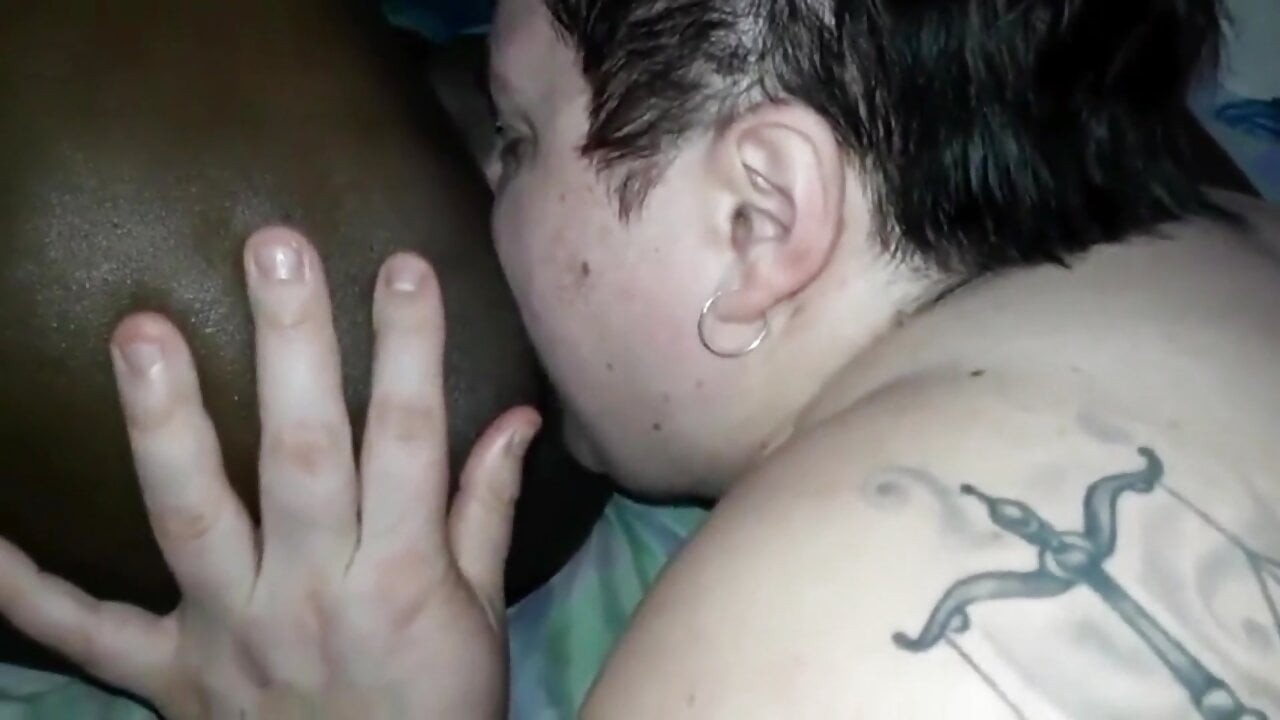 Bbwbootyful emme ve yalama bbc, nata4sex, taşaklar ve eşek, sikini okşayarak, cum yutma
