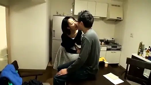 Gizli ziyaret. Evliler uzakta ve arzular devralıyor