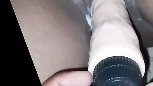 Desi bhabi ka dildo se pani nikala
