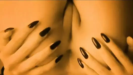 Bakire amcığım çok dar esnetmeme yardım edebilir misin?