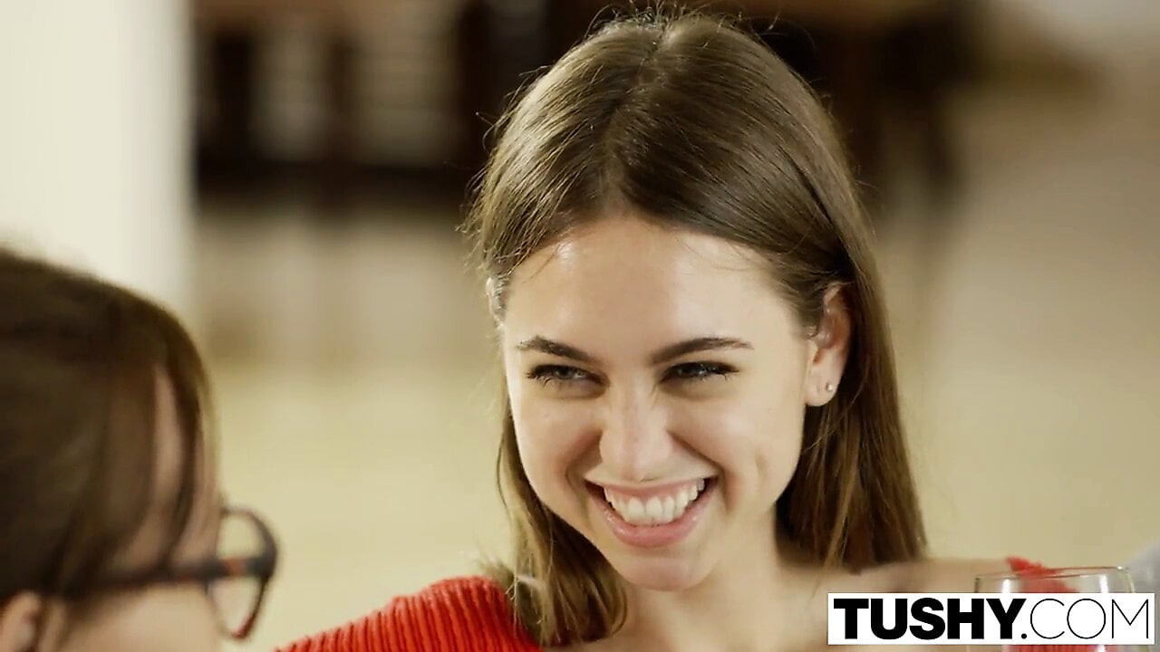 Tushy, riley reid içinde ilk çift penetrasyon