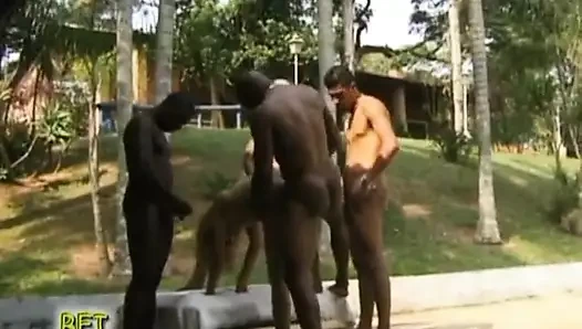 Black4blondes deliklerimi dolduruyor.