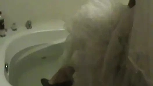 ıslanmış fırfırlı elbise