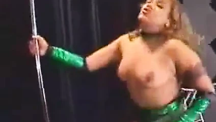 Scarlett bbw striptiz