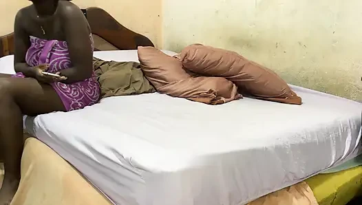 "Kimseye söyleme" diye fısıldadı.
