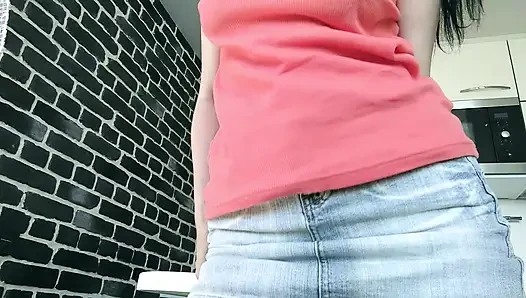Külotlu çoraplı vibratörden boşalma fışkırtıyor