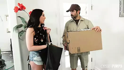 Whitney wright'ın sunduğu yapay penis yerine onu becermek için donnie rock'a ihtiyacı var