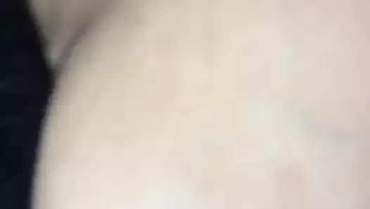 Sürtük meme uçlarını emmek gibi