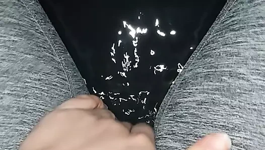 Sandalyemde dağınık işemek