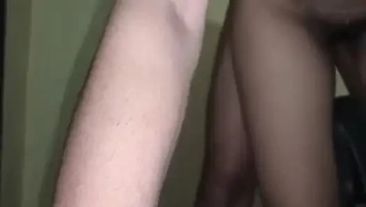 Hintli genç kız sevgilisi tarafından sikiliyor