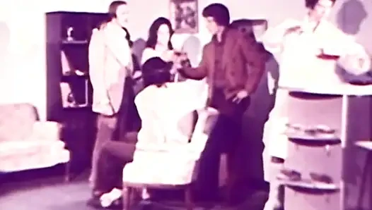 Öpüşme yalama parmaklama retro orgazm