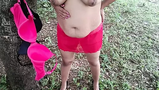 Ajnabi Ne Meri Wife Ko Jungle Me Pataya Room Par Lakar Choda