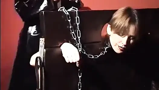 Jessica Rizzo doyumsuz bir evli kadın olarak iki sahnede
