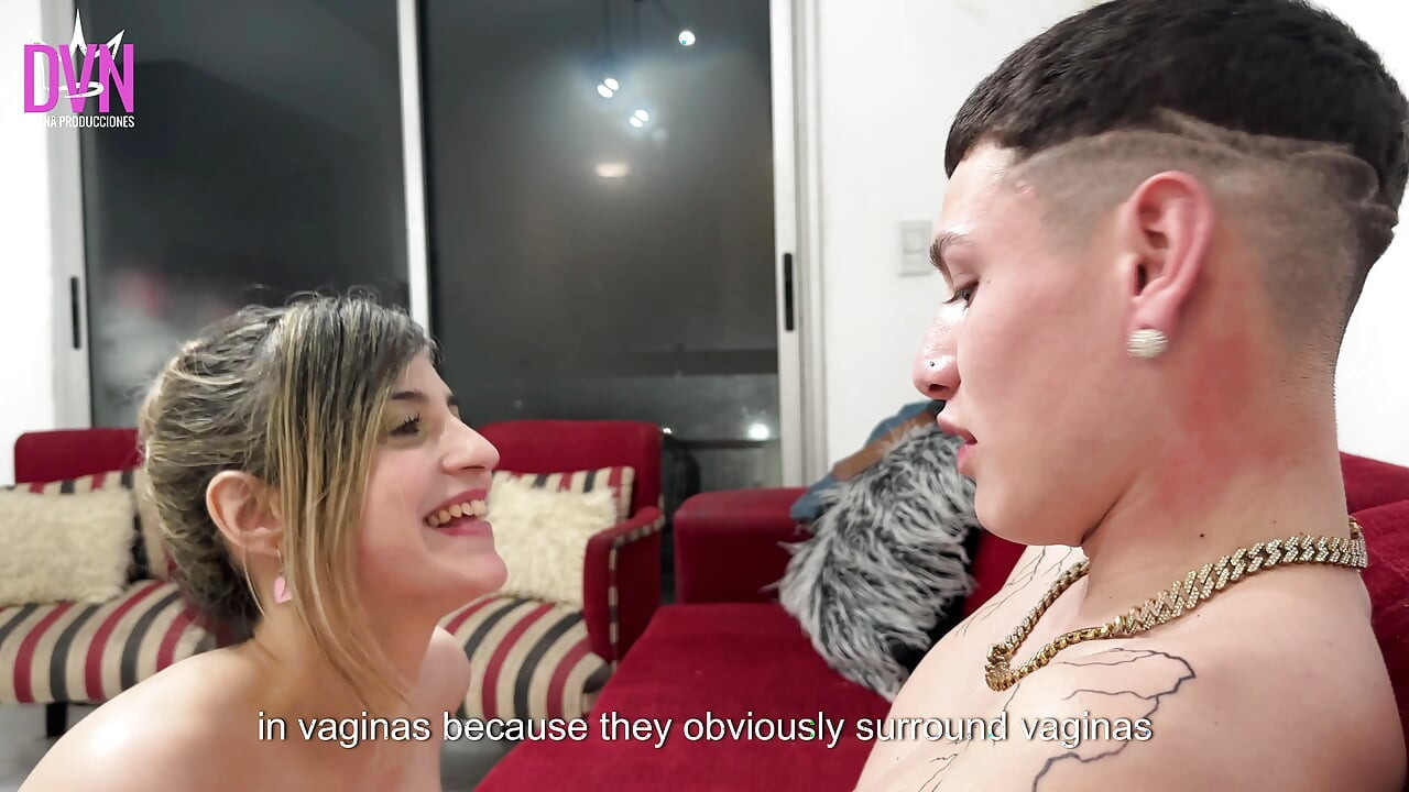 Özel öğretmen kocasının yeğenine ilk kez cinsel seks yapıyor ve ona götünü veriyor
