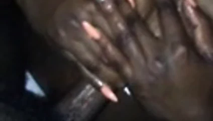 O büyük memeleri nasıl kullanacağını biliyor