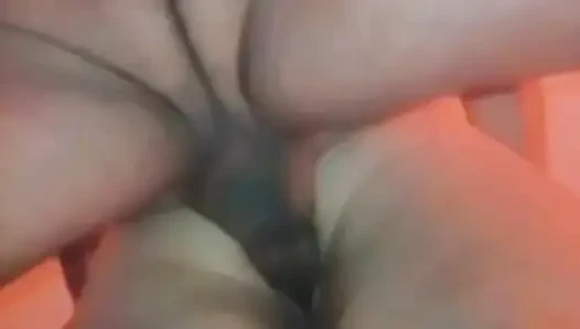 Ateşli, ele geçirilmiş bir melekti, sinemaya gitti ve günah işledi, bira içti ve yere tükürdü.