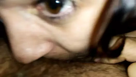 Sıcak İngiliz kız çevreleyecek ona adam ve zevk onun osuruk