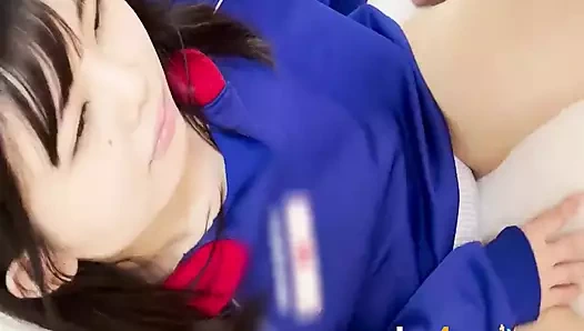 Jersey'li azgın Asyalı kız ultra ateşli xxx jav'de gırtlağına kadar alıyor!