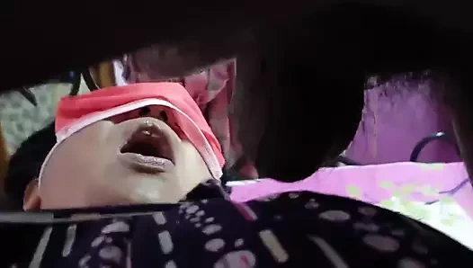 Hintli Bengalli ev hanımı boudi wow yarak emiyor