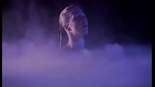 Büyük göğüslü sürtük damızlık horoz sürmek sonra içeride kremalı alır