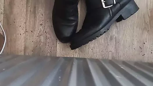 Motorcu çizmelerine boşalma